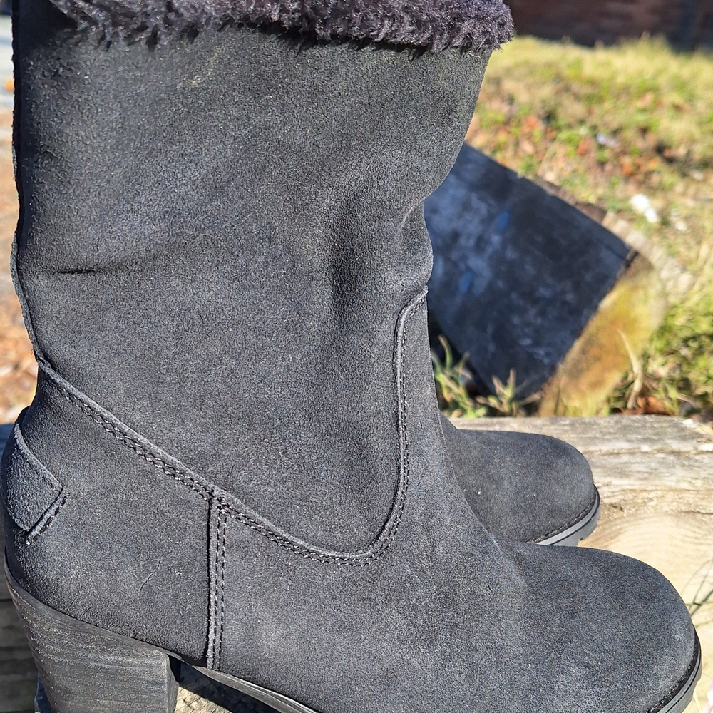 Black Suede Ankle Boots, Bear Traps. 8 1/2 M.